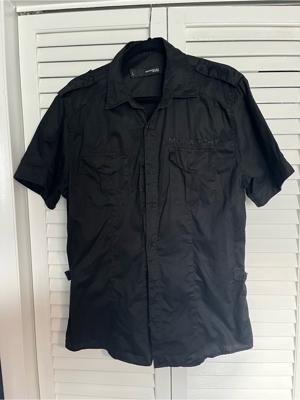 Men's Short Sleeve Button-Up Shirt in Black